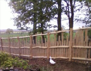 Pallet Chicken Fence – Pallet Tips