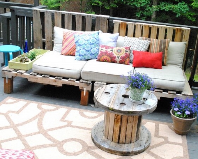 diy-outdoor-heaven-pallet-sofa-design